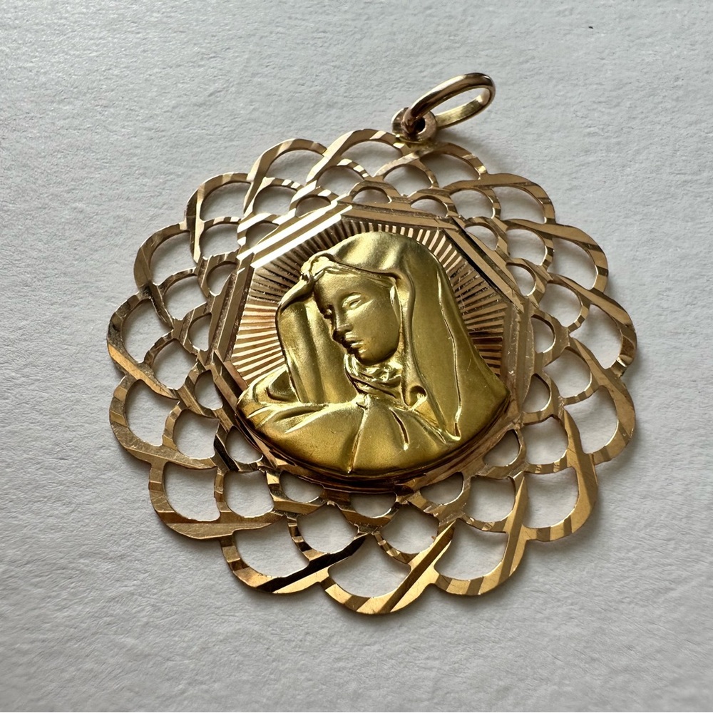 10K Gold Virgin Marie Pendant Vintage